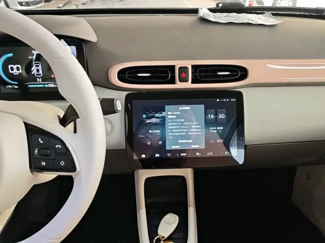Leapmotor T03 — Фото автомобиля 12