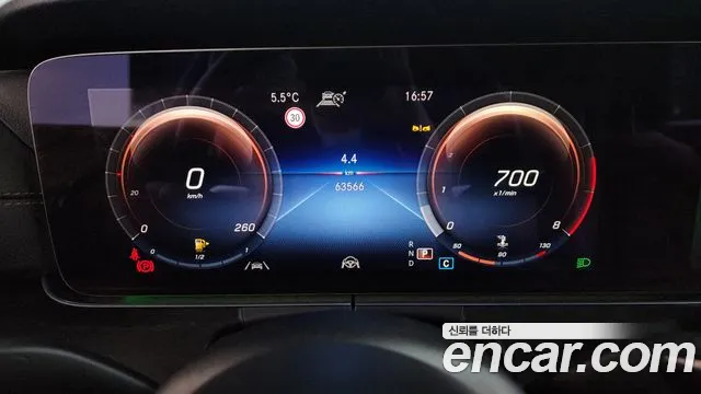 Mercedes-Benz E-Class — Фото автомобиля 8