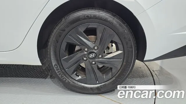 Hyundai Avante CN7 — Фото автомобиля 6