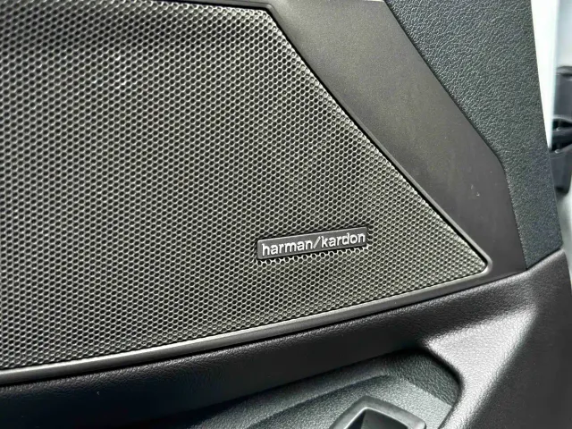 BMW 3 Series — Фото автомобиля 16