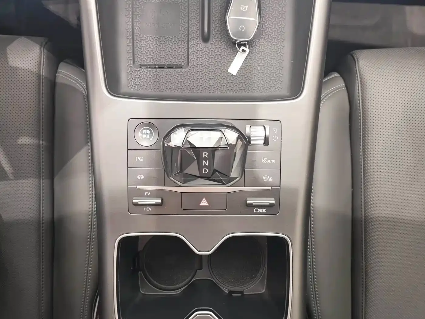 BYD Song Pro New Energy 2025 2nd Generation Smart Driving Edition DM-i 115KM Excellence Type — Фото автомобиля 13