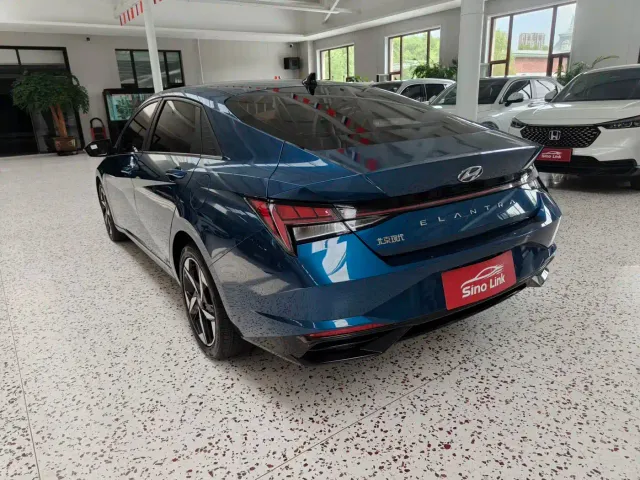 Hyundai Elantra — Фото автомобиля 23