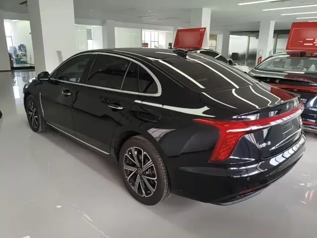 Hongqi H5 PHEV — Фото автомобиля 4