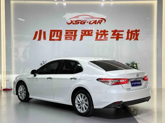 Toyota Camry — Фото автомобиля 4