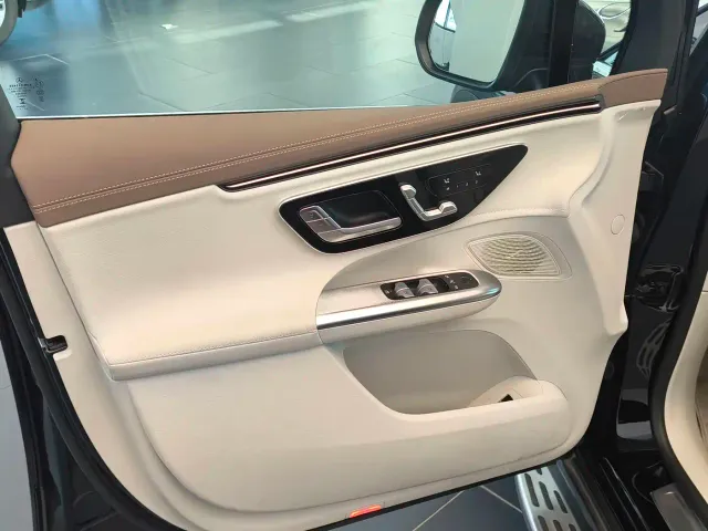 Mercedes-Benz EQE SUV — Фото автомобиля 5