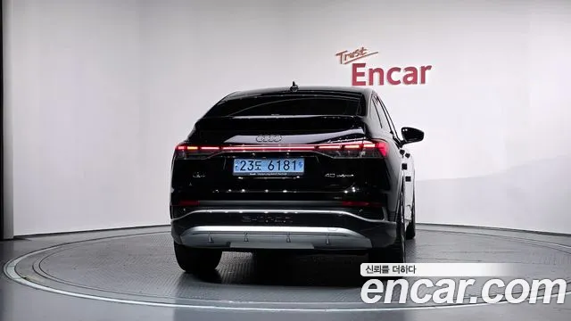 Audi Q4 e-tron F4 — Фото автомобиля 4