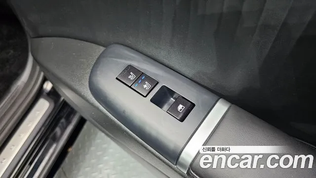 Hyundai Grandeur Grandeur (GN7) 2.5 Бензин 2WD — Фото автомобиля 17