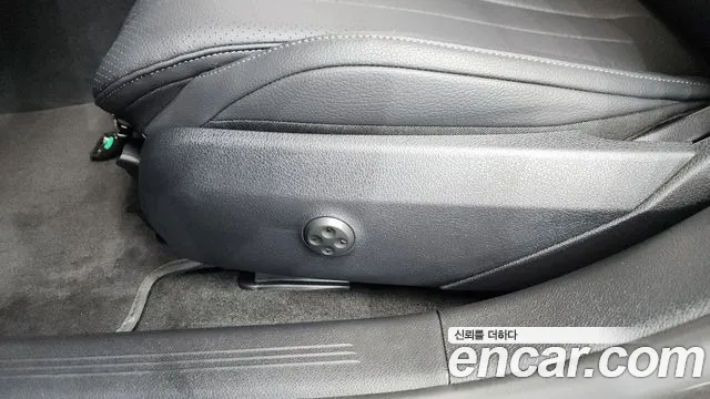 Mercedes-Benz E-Class — Фото автомобиля 23