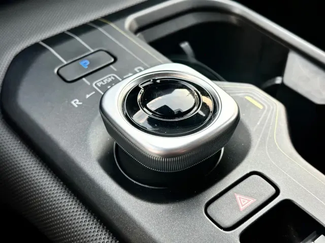 Toyota bZ5 — Фото автомобиля 8