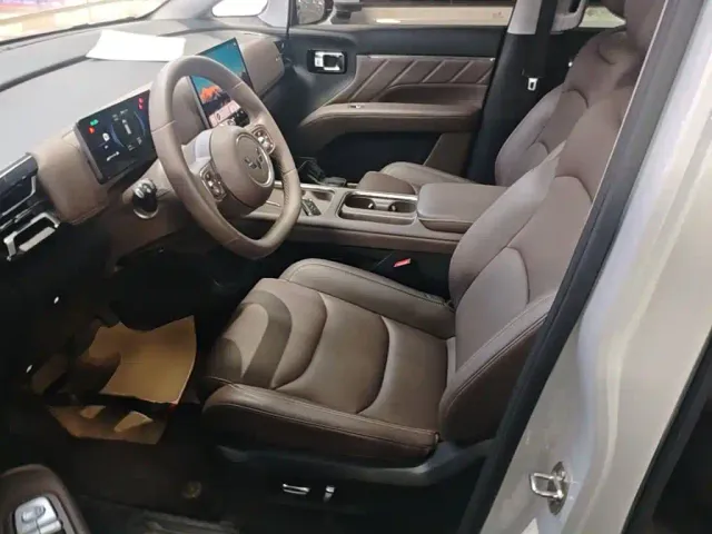 Wuling Starlight 730 — Фото автомобиля 14
