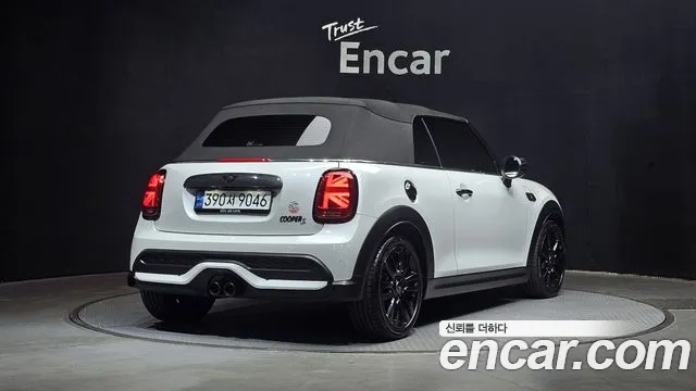Mini Cooper Convertible — Фото автомобиля 2