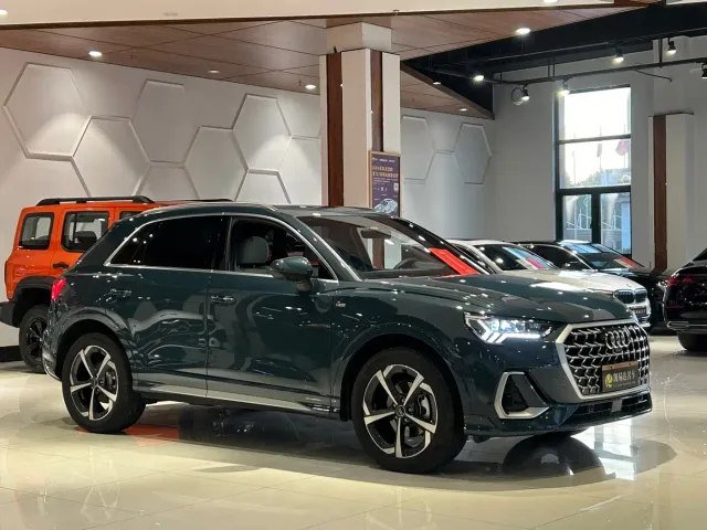 Audi Q3 — Фото автомобиля 4