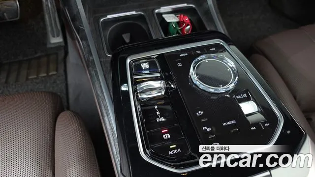 BMW 7 Series G70 — Фото автомобиля 12