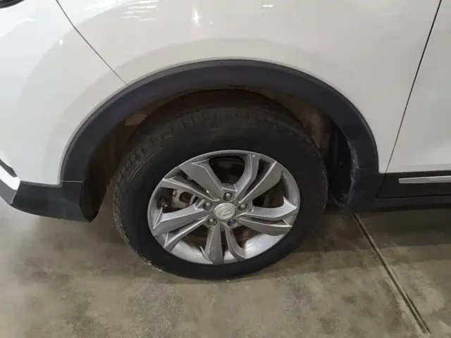 Changan CS15 — Фото автомобиля 22