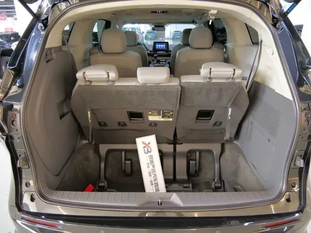 Toyota Granvia — Фото автомобиля 16