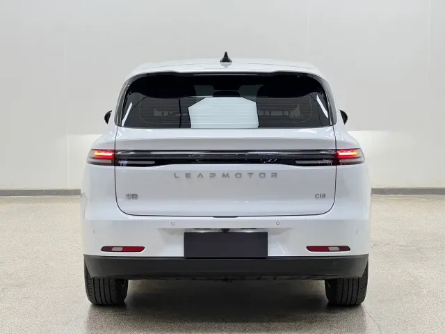 Leapmotor C10 — Фото автомобиля 5