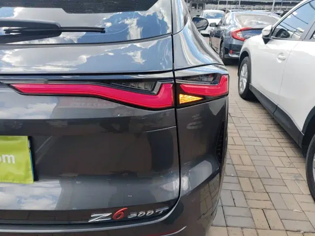 Changan Z6 — Фото автомобиля 7