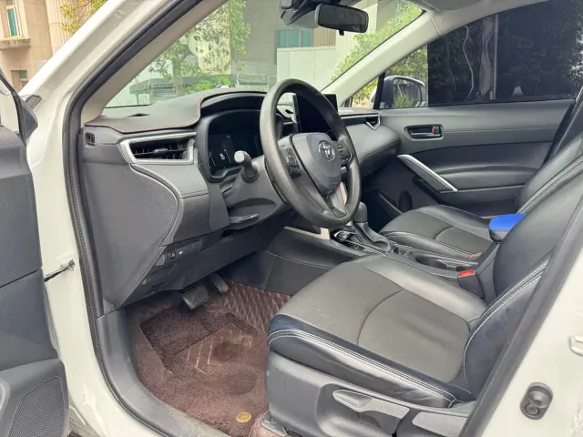Toyota Corolla Cross — Фото автомобиля 4