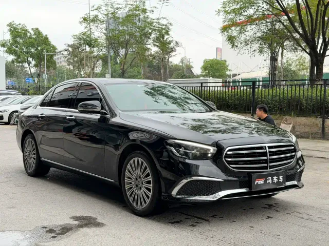 Фотография автомобиля — Mercedes-Benz E-Class