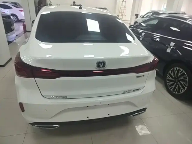 Changan Eado — Фото автомобиля 5