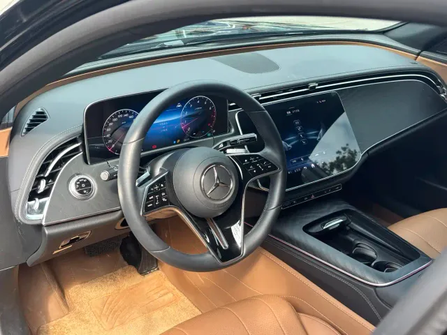 Mercedes-Benz E-Class — Фото автомобиля 7