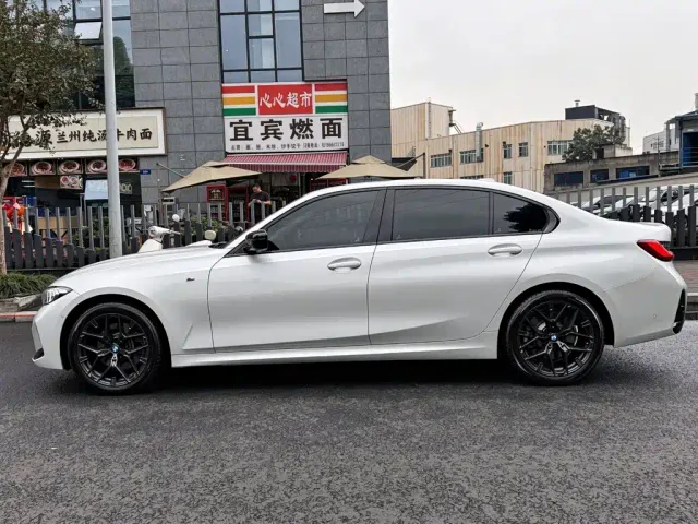 BMW 3 Series — Фото автомобиля 3