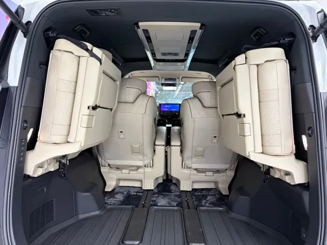 Toyota Alphard — Фото автомобиля 21