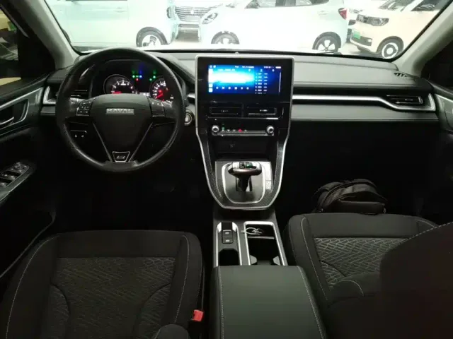 Haval M6 — Фото автомобиля 9