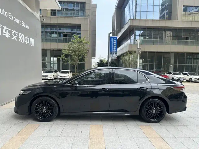 Toyota Camry — Фото автомобиля 3