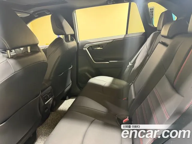 Toyota RAV4 — Фото автомобиля 14