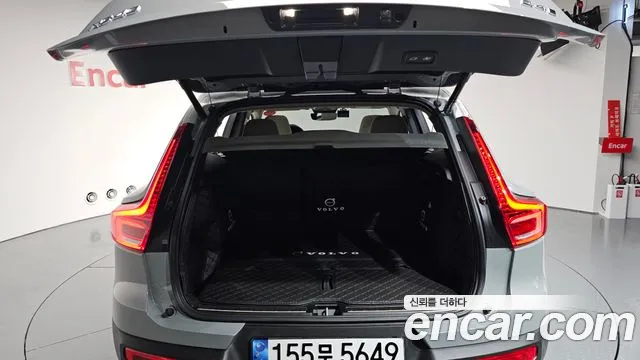 Вольво XC40 B4 Ultra Bright — Фото автомобиля 8