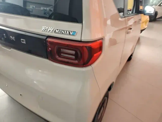 Wuling Hongguang Mini EV — Фото автомобиля 7
