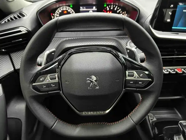 Peugeot 2008 — Фото автомобиля 8