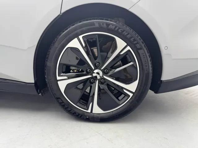 Nio ET5 Touring — Фото автомобиля 13