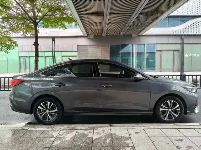 Changan Eado — Фото автомобиля 12