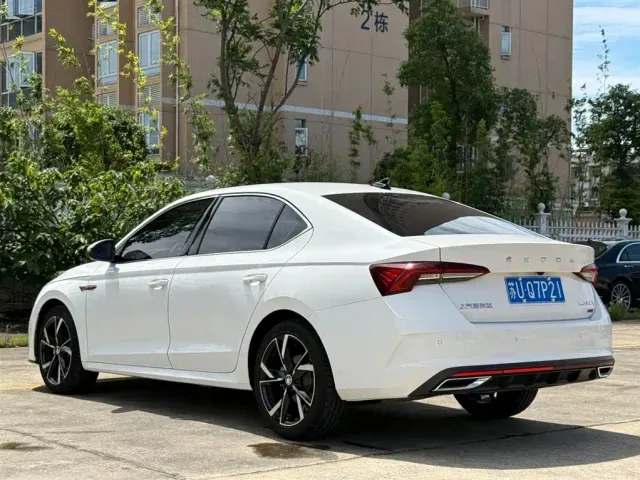 Skoda Octavia — Фото автомобиля 7