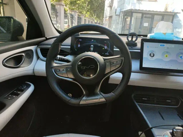 BYD Seal 05 DM-i — Фото автомобиля 6