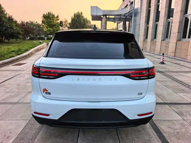 Leapmotor C11 — Фото автомобиля 5
