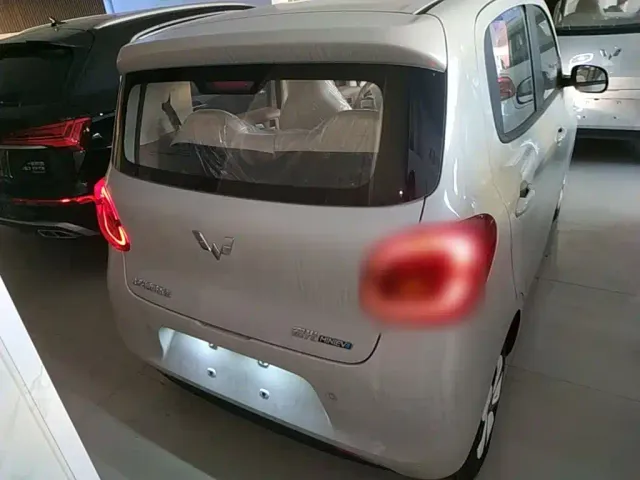 Wuling Hongguang Mini EV — Фото автомобиля 5