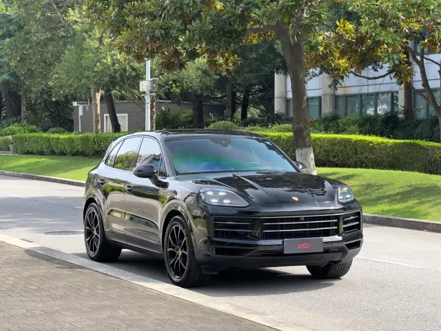 Porsche Cayenne — Фото автомобиля 3