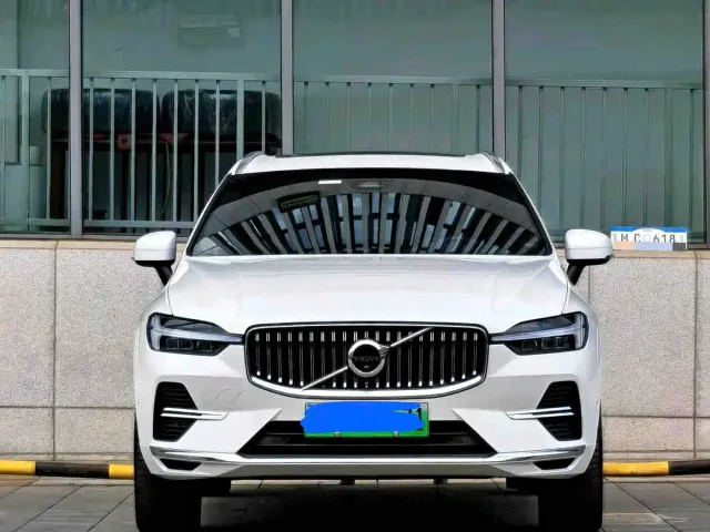 Volvo XC60 — Фото автомобиля 2