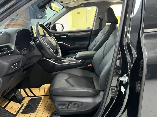 Toyota Highlander — Фото автомобиля 11