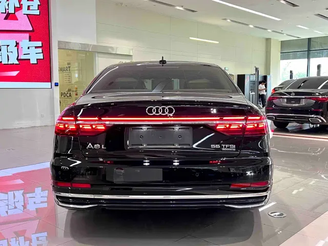Audi A8 — Фото автомобиля 10
