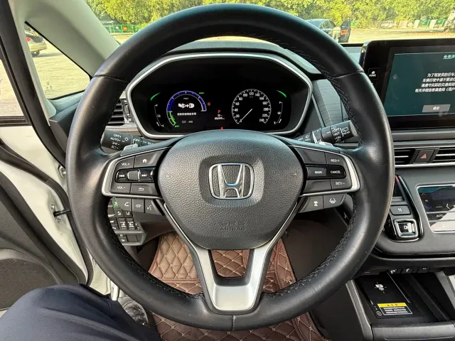 Honda Elysion — Фото автомобиля 6