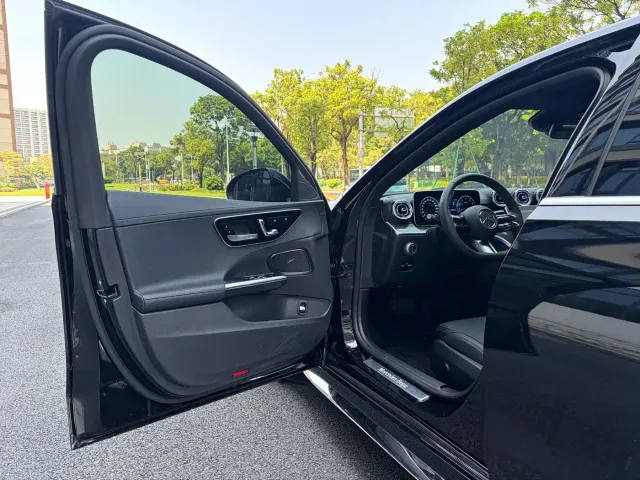 Mercedes-Benz C-Class — Фото автомобиля 5
