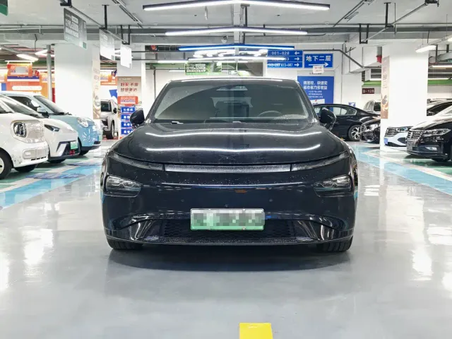 Xpeng P7 — Фото автомобиля 3