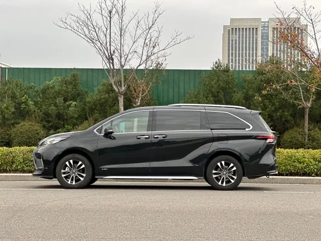 Toyota Granvia — Фото автомобиля 3