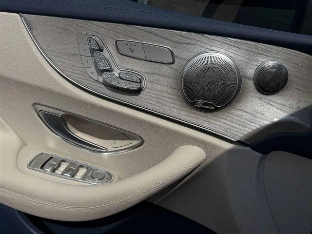 Mercedes-Benz E-Class — Фото автомобиля 11