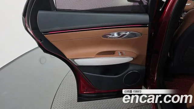 Genesis GV70 — Фото автомобиля 14