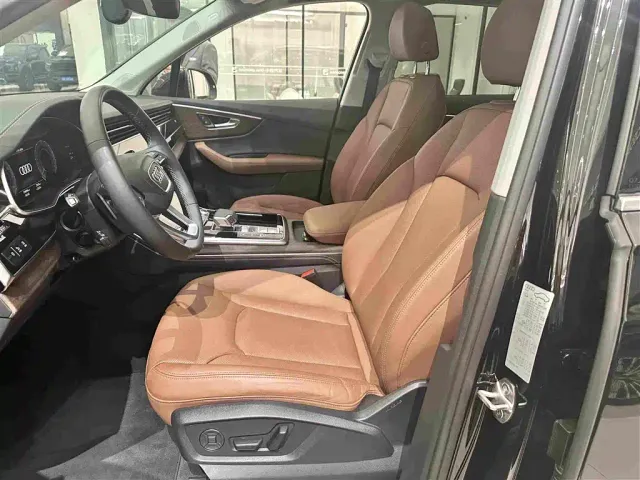 Audi Q7 — Фото автомобиля 9